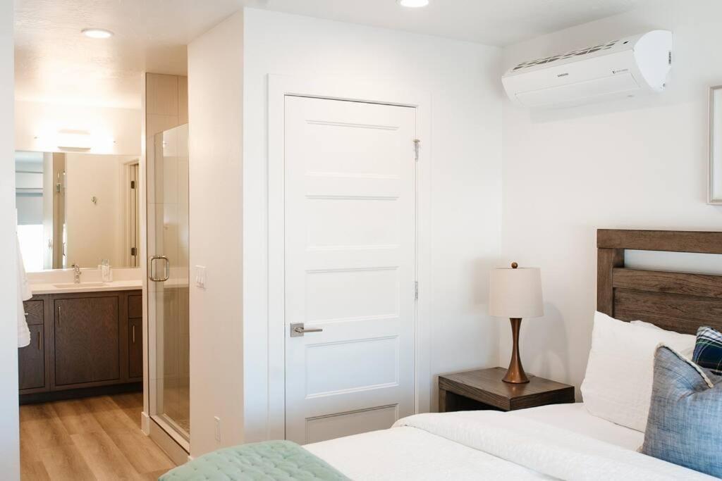 Zen Trail Retreat - New 5 Bedroom Luxury Condo Сент-Джордж Экстерьер фото